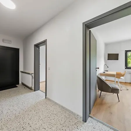 Apartment Villa66 Private Bedroom 5 - Shared Kitchen Roeser