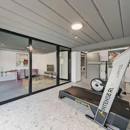 Villa66 Private Bedroom 5 - Shared Kitchen Roeser