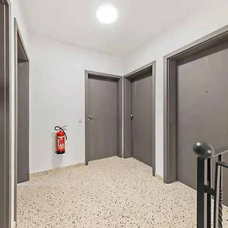 Villa66 Private Bedroom 5 - Shared Kitchen