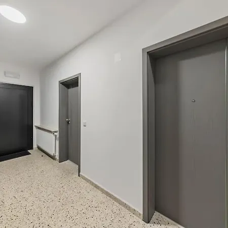 Villa66 Private Bedroom 5 - Shared Kitchen Apartment Roeser