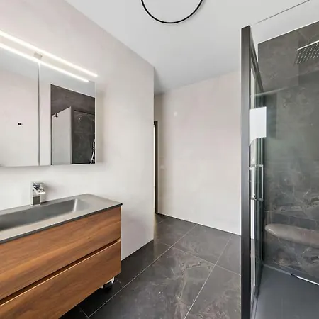 Villa66 Private Bedroom 5 - Shared Kitchen Apartment *