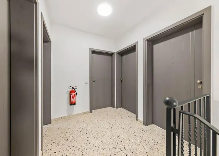 Villa66 Private Bedroom 5 - Shared Kitchen